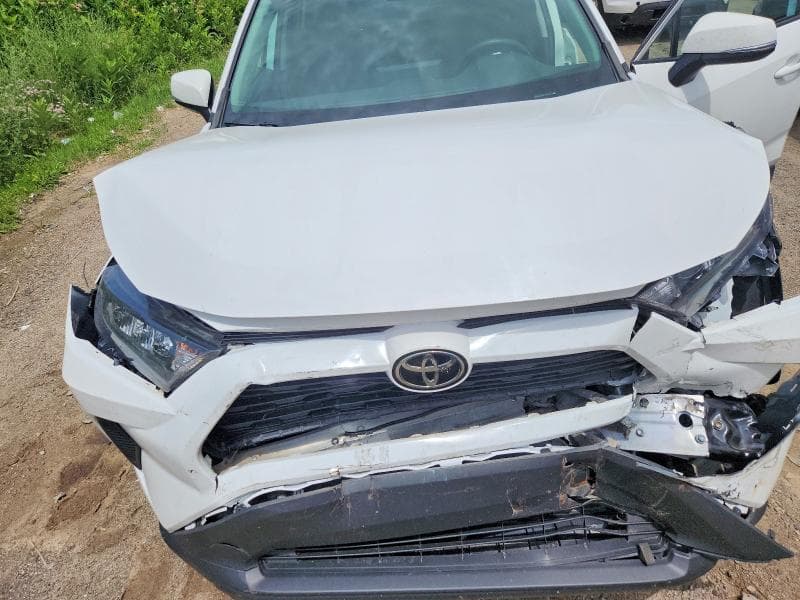 2021 TOYOTA RAV4 LE LE 12