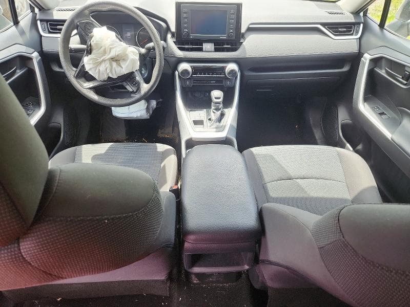 2021 TOYOTA RAV4 LE LE 8