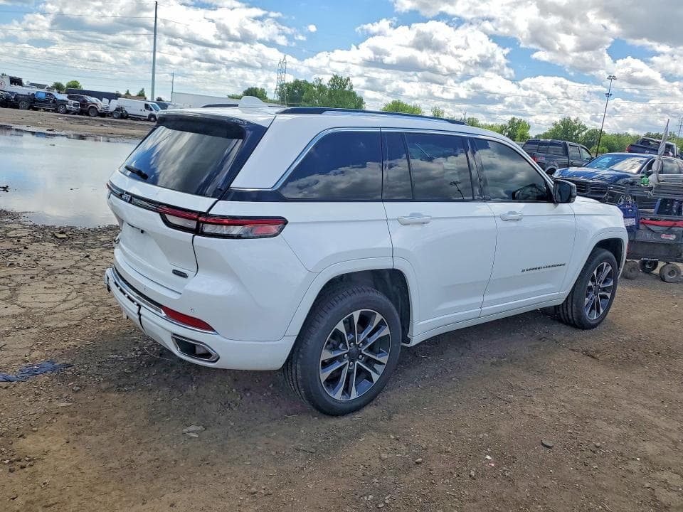2022 JEEP GRAND CHEROKEE OVERLAND 3