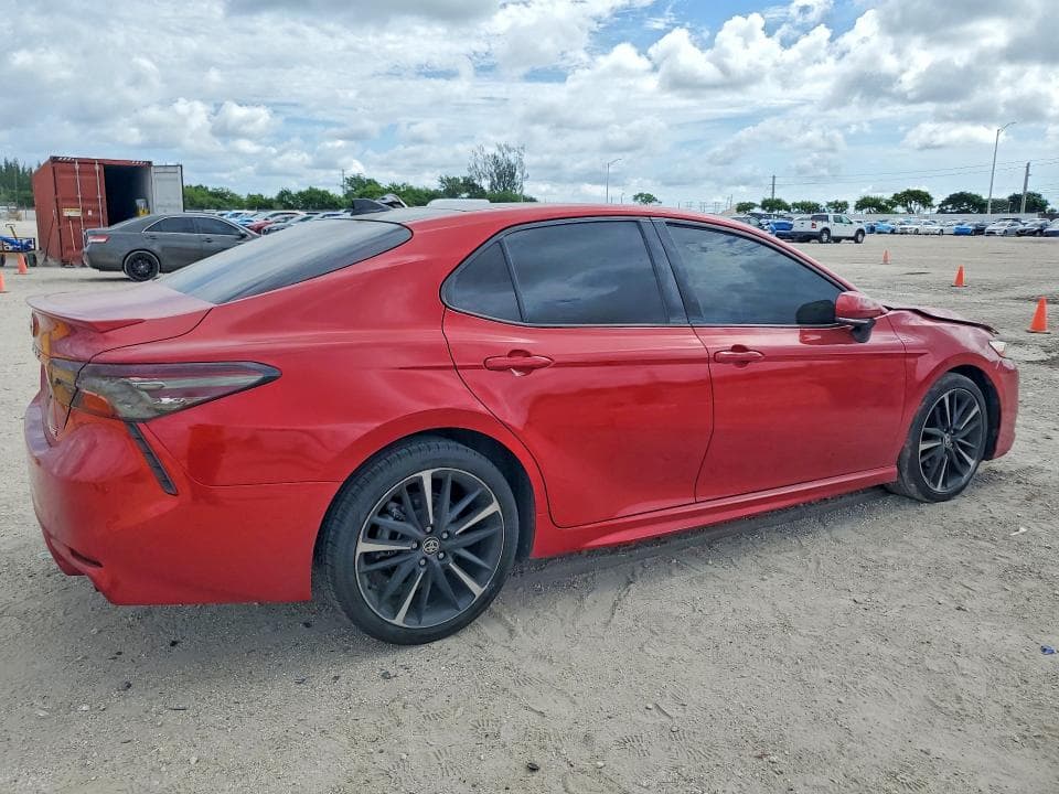 2020 TOYOTA CAMRY XSE 3