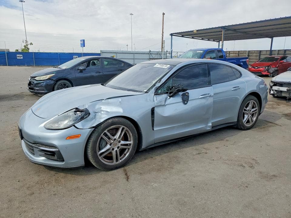 2018 PORSCHE PANAMERA 4S 1