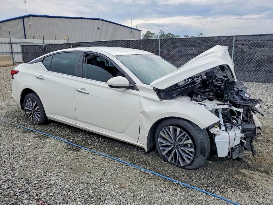 2023 NISSAN ALTIMA SV 4