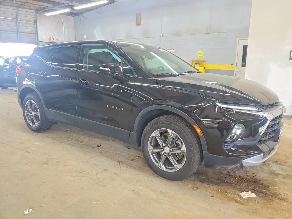 2023 CHEVROLET BLAZER 1LT 4