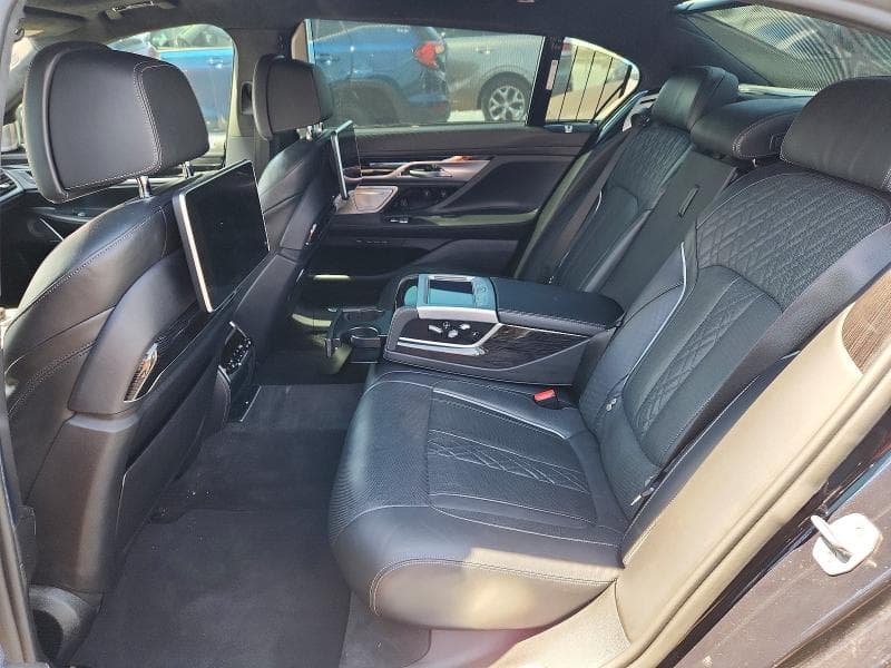 2019 BMW M760 XI 10