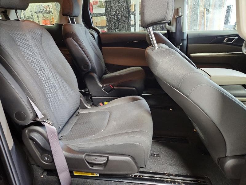 2026 KIA CARNIVAL LX LX 11