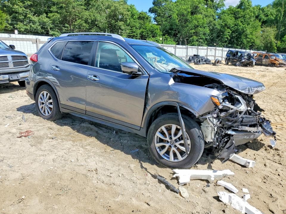 2017 NISSAN ROGUE SV 4