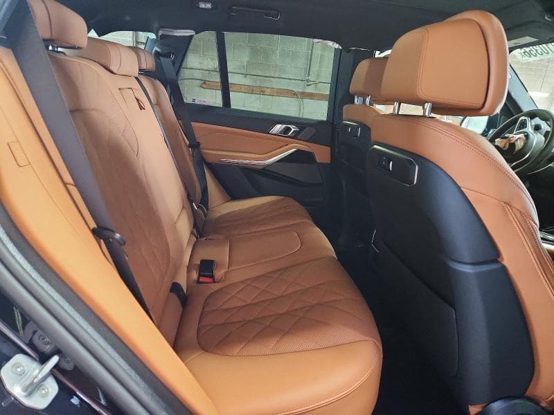 2026 BMW X5 XDRIVE50E 11
