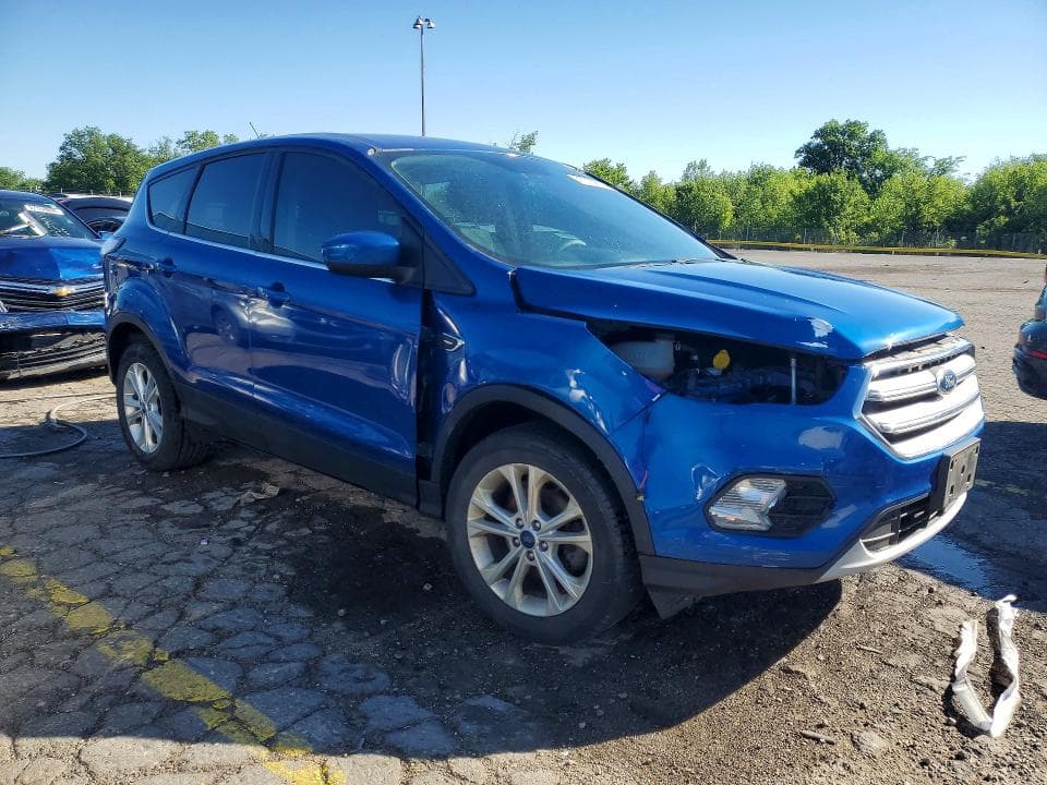 2017 FORD ESCAPE SE 4
