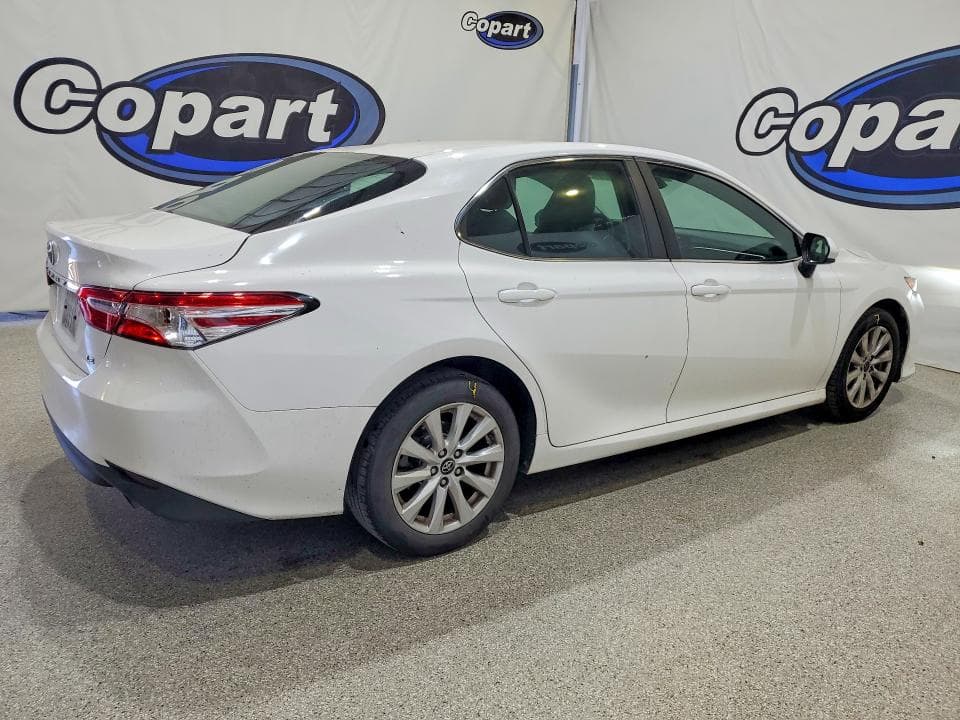 2018 TOYOTA CAMRY LE 3