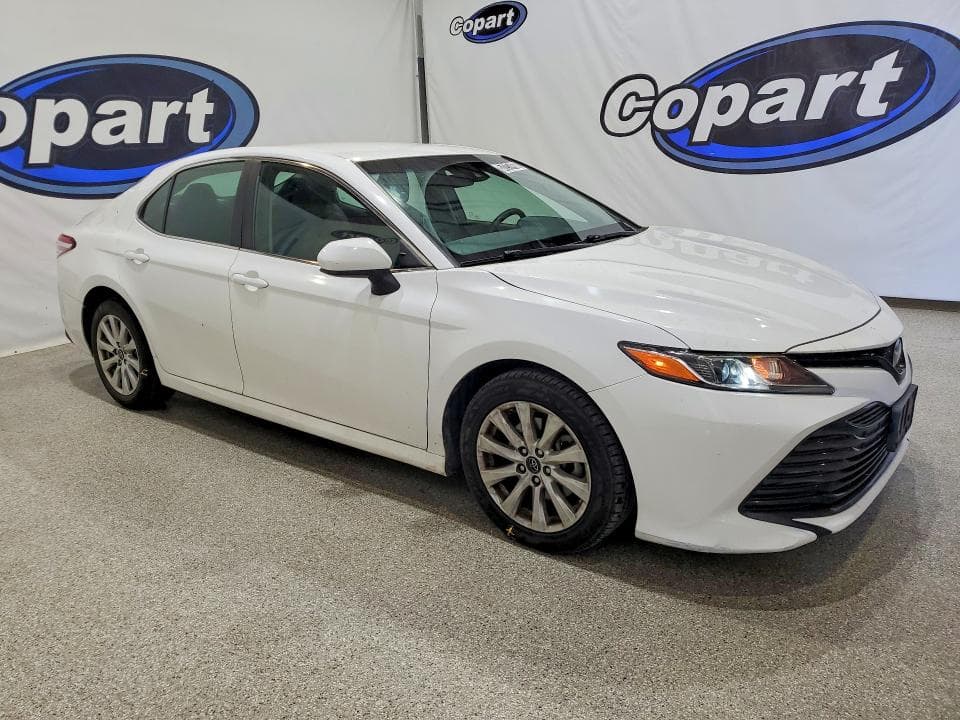 2018 TOYOTA CAMRY LE 4