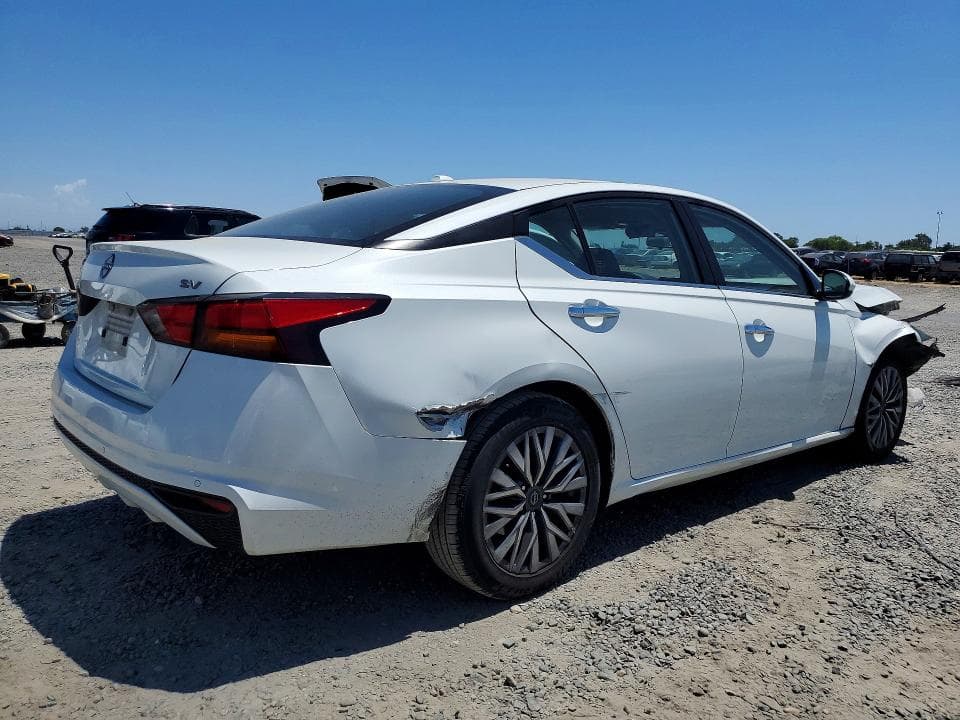 2023 NISSAN ALTIMA SV 3