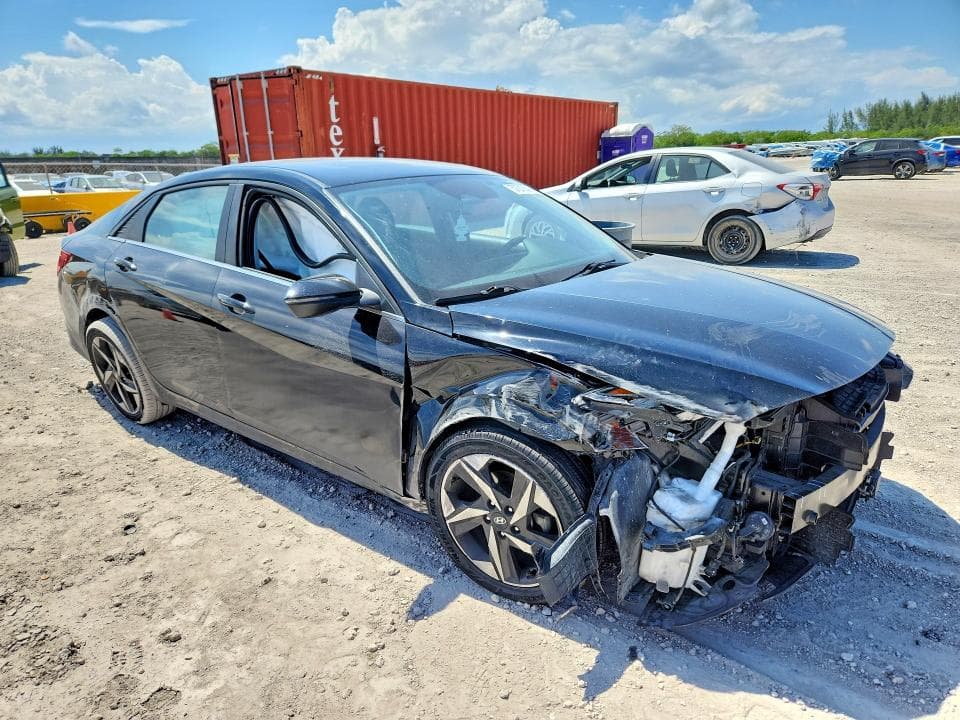 2023 HYUNDAI ELANTRA LIMITED 4