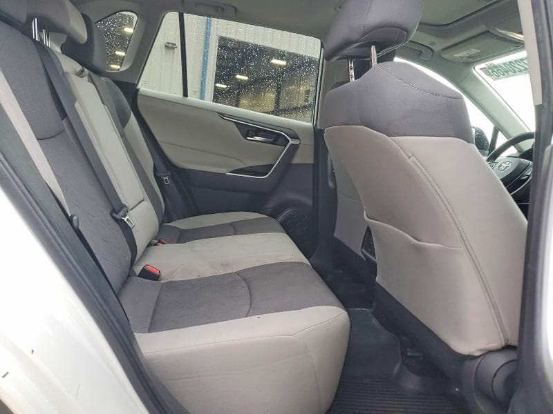 2024 TOYOTA RAV4 XLE 11