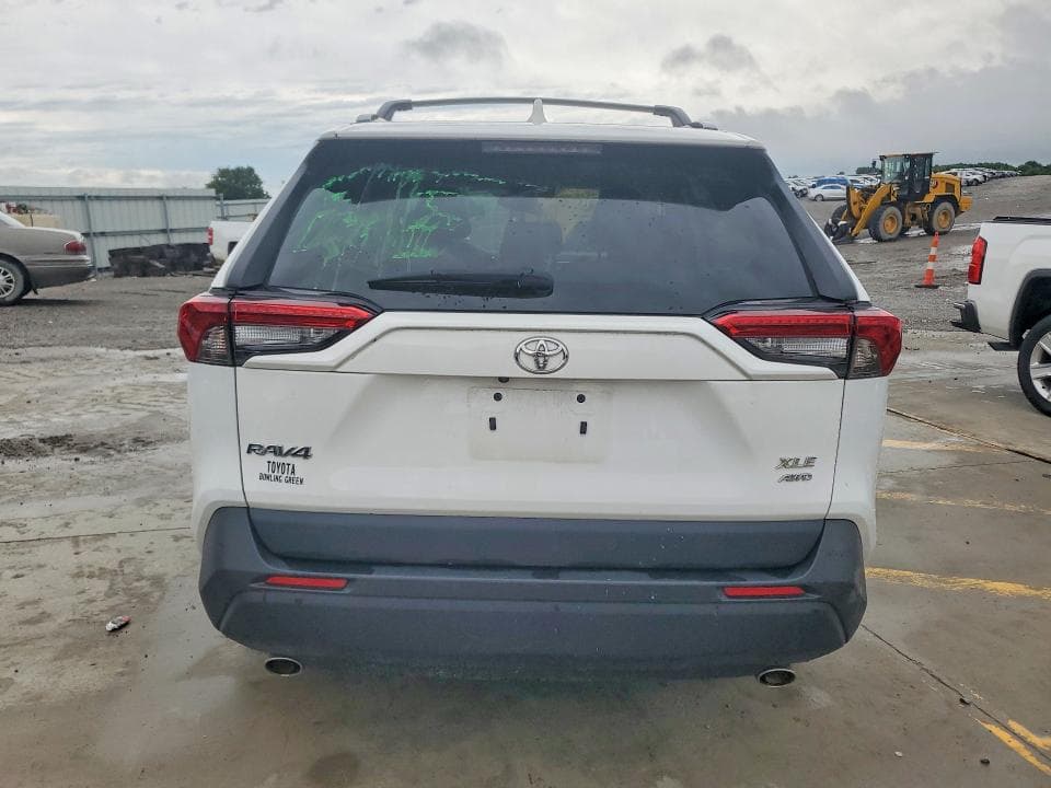 2024 TOYOTA RAV4 XLE 6