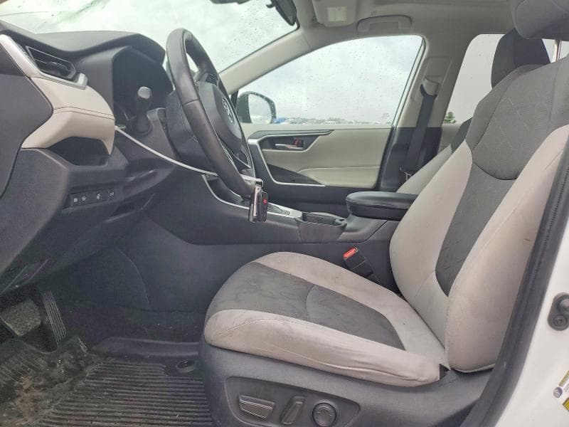 2024 TOYOTA RAV4 XLE 7