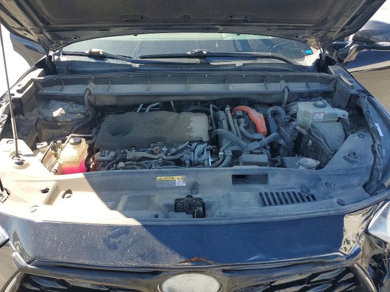 2021 TOYOTA HIGHLANDER HYBRID XLE 11