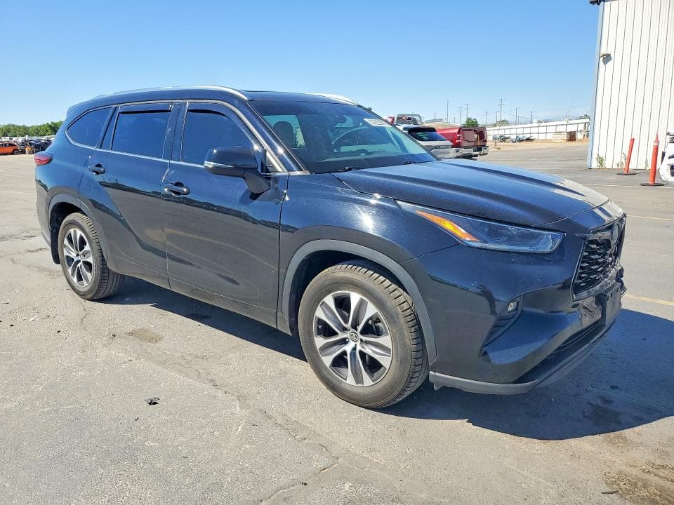 2021 TOYOTA HIGHLANDER HYBRID XLE 4