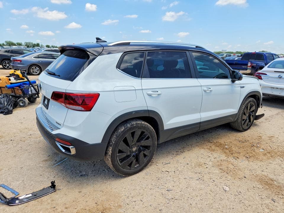 2024 VOLKSWAGEN TAOS SE 3