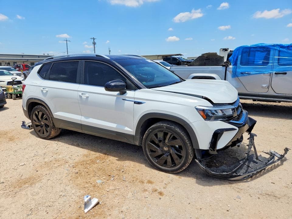 2024 VOLKSWAGEN TAOS SE 4