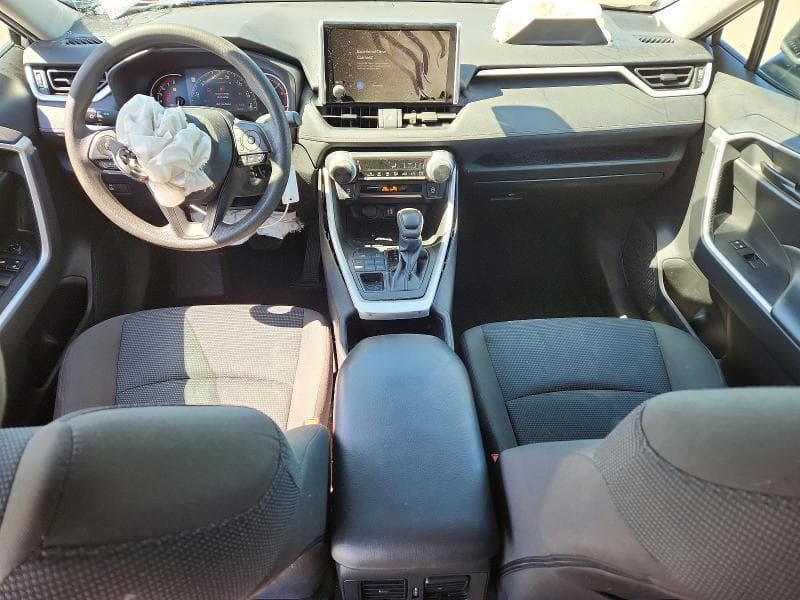2023 TOYOTA RAV4 LE LE 8
