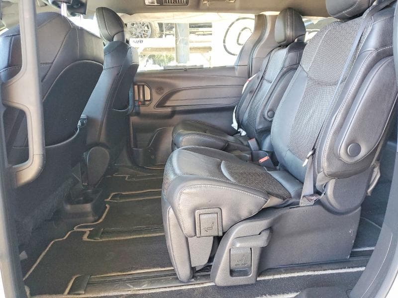 2023 TOYOTA SIENNA 25TH ANNIVERSARY EDITION 11