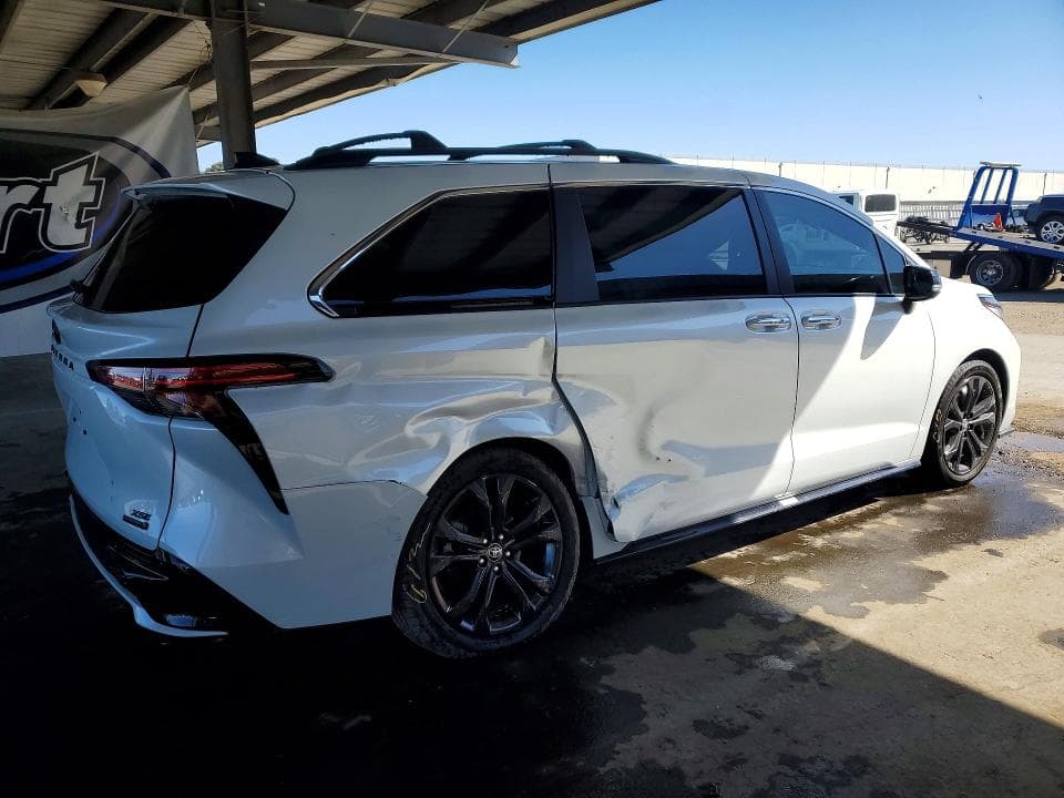 2023 TOYOTA SIENNA 25TH ANNIVERSARY EDITION 3
