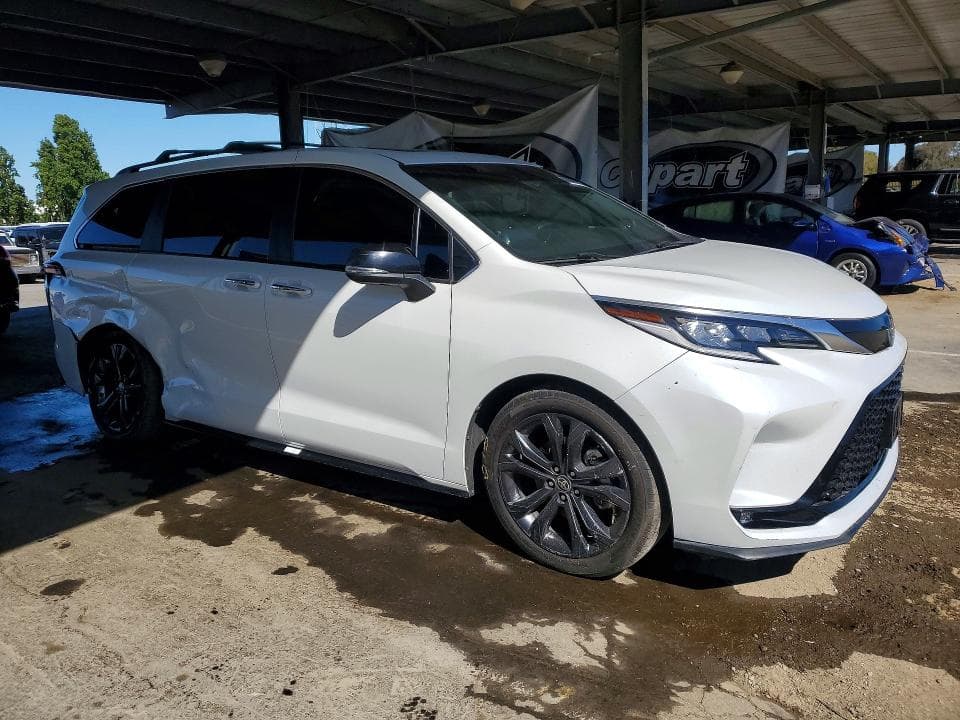 2023 TOYOTA SIENNA 25TH ANNIVERSARY EDITION 4
