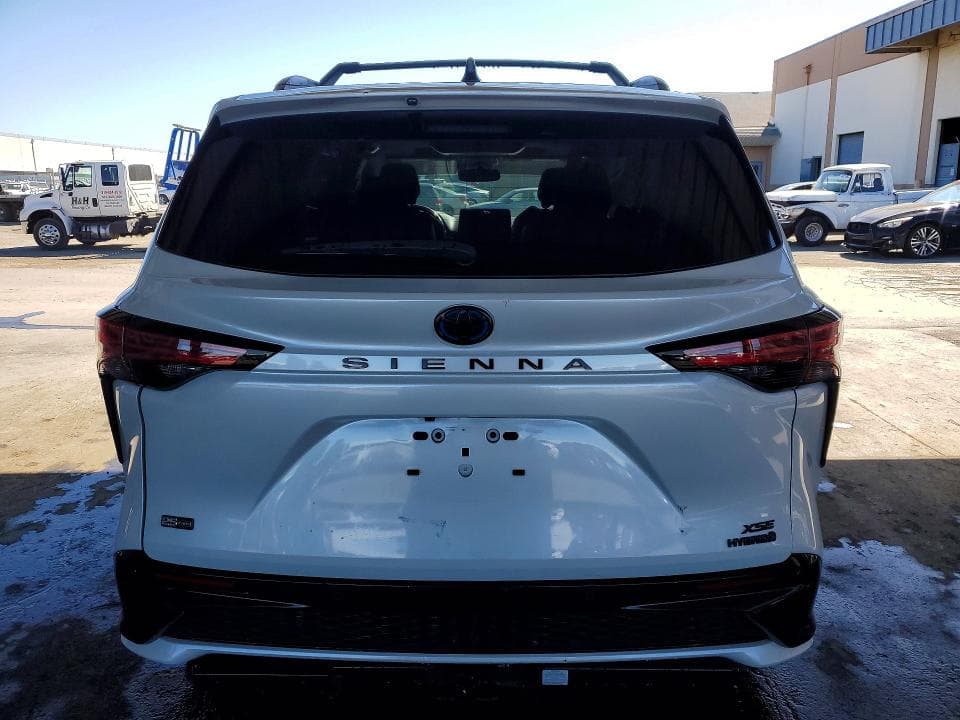 2023 TOYOTA SIENNA 25TH ANNIVERSARY EDITION 6