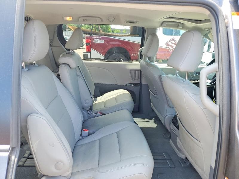 2020 TOYOTA SIENNA XLE 8-PASSENGER XLE 8-PASSENGER 11