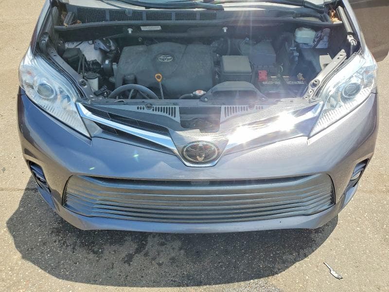 2020 TOYOTA SIENNA XLE 8-PASSENGER XLE 8-PASSENGER 12