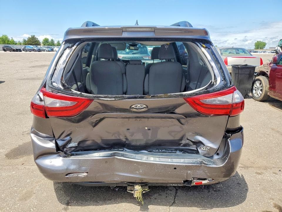 2020 TOYOTA SIENNA XLE 8-PASSENGER XLE 8-PASSENGER 6