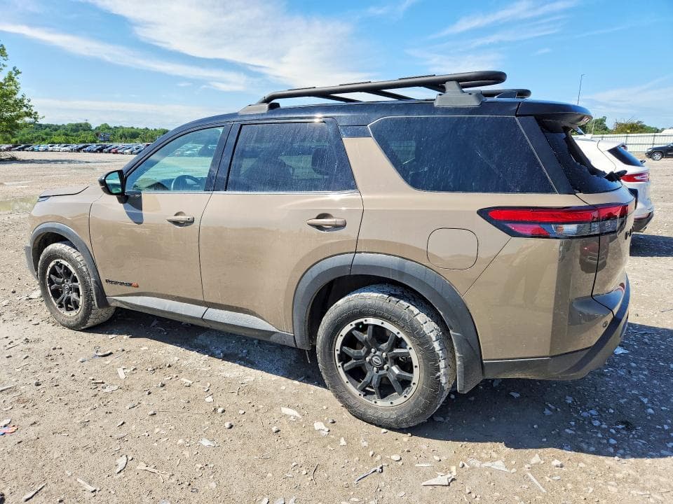 2023 NISSAN PATHFINDER SV 2