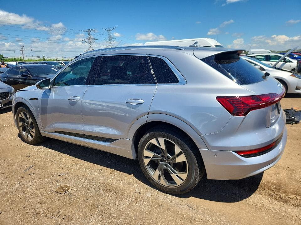 2022 AUDI E-TRON PREMIUM PLUS 2