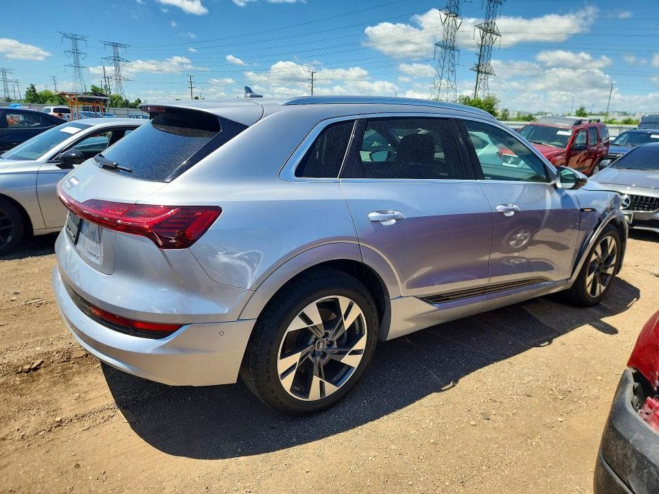 2022 AUDI E-TRON PREMIUM PLUS 3