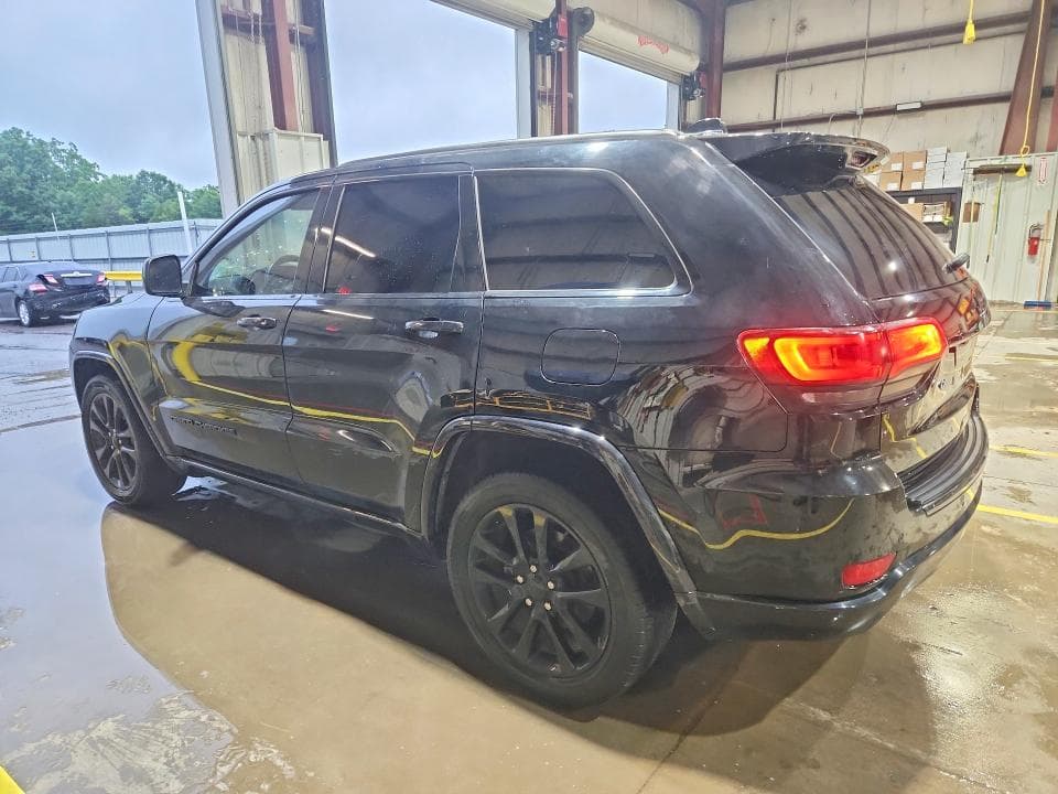 2018 JEEP GRAND CHEROKEE LAREDO 2