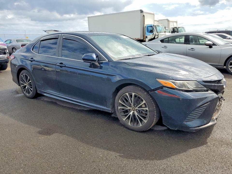 2019 TOYOTA CAMRY SE SE 4