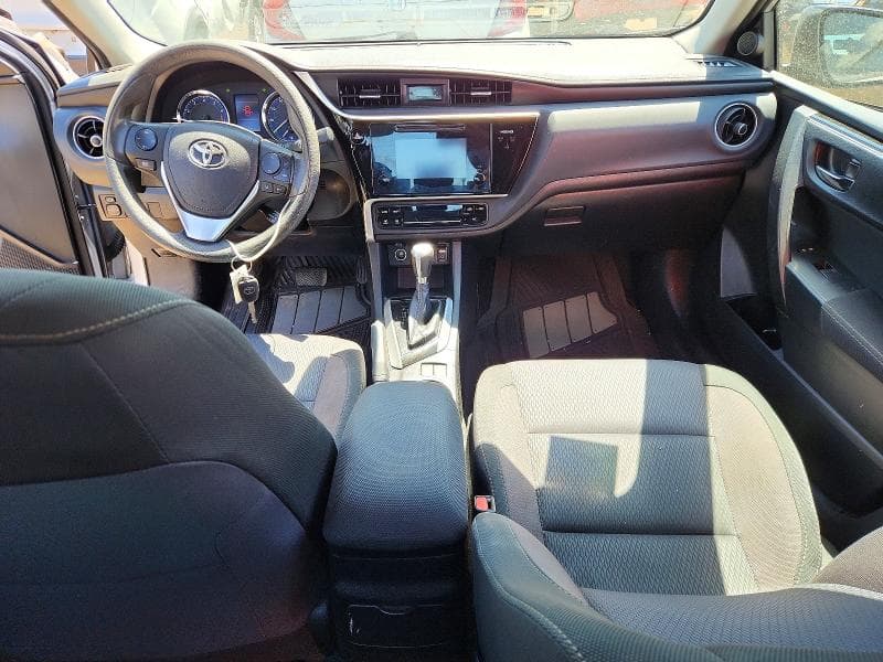 2017 TOYOTA COROLLA LE 8
