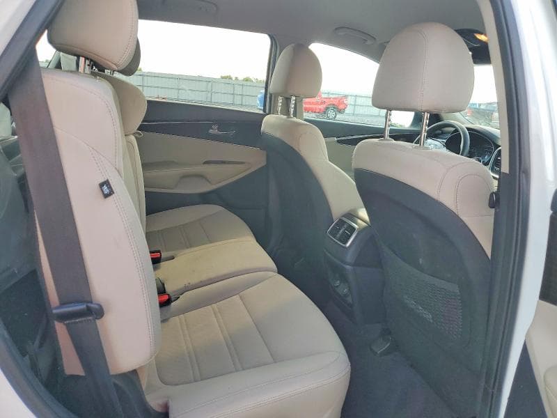 2019 KIA SORENTO LX 11