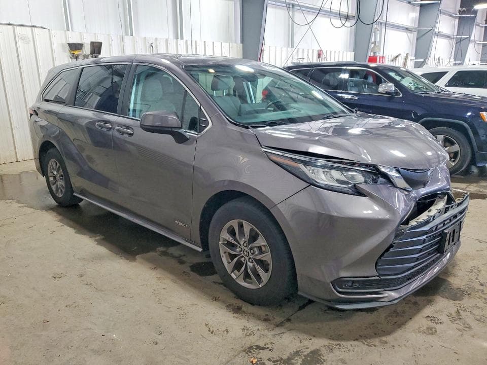2021 TOYOTA SIENNA LE LE 4