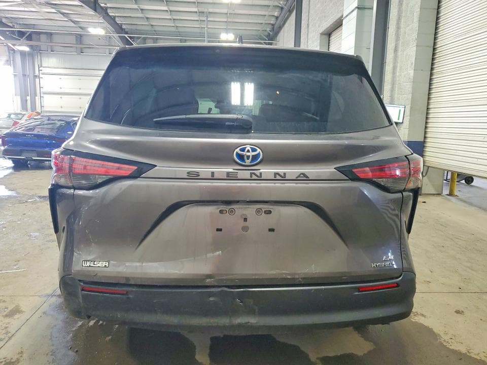 2021 TOYOTA SIENNA LE LE 6