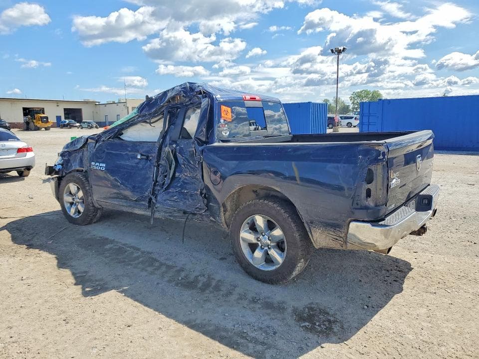 2016 RAM 1500 SLT 2