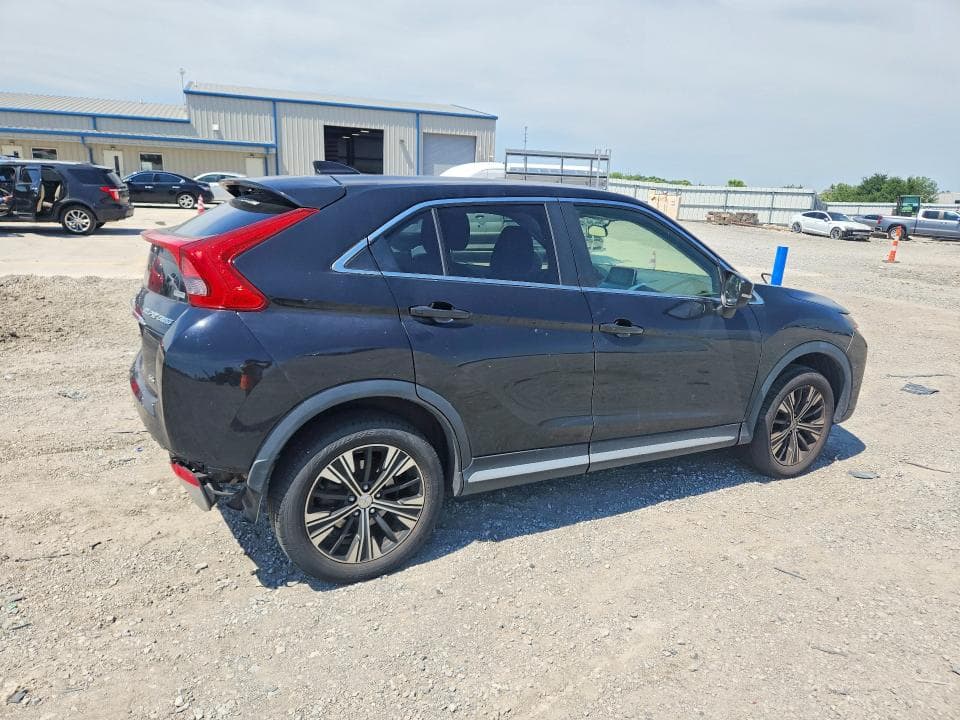 2018 MITSUBISHI ECLIPSE CROSS SE 3