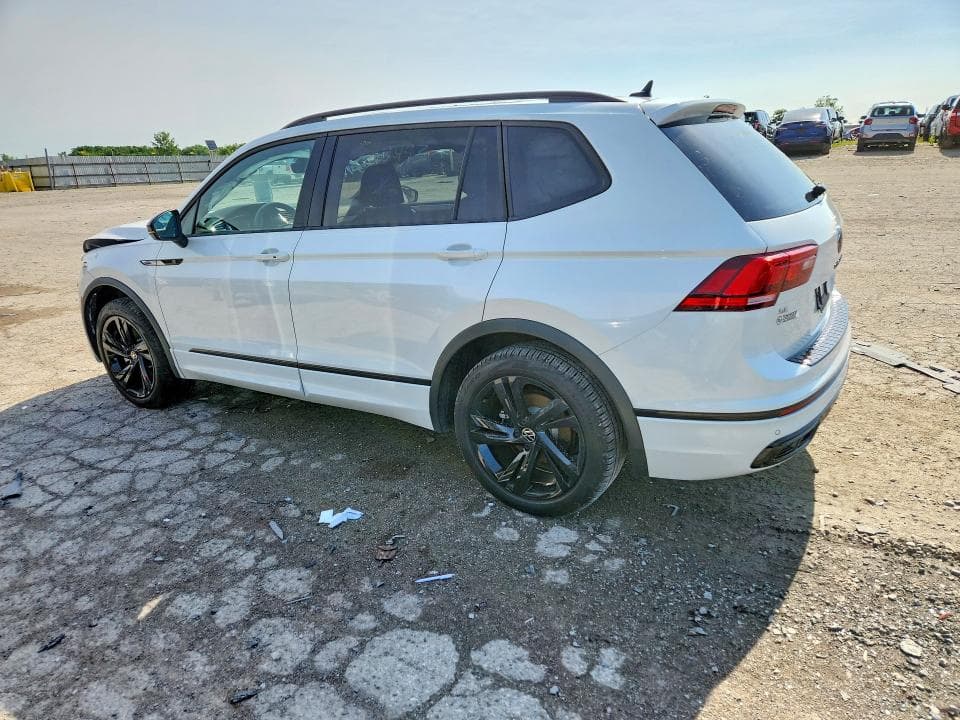 2024 VOLKSWAGEN TIGUAN SE R-LINE BLACK 2