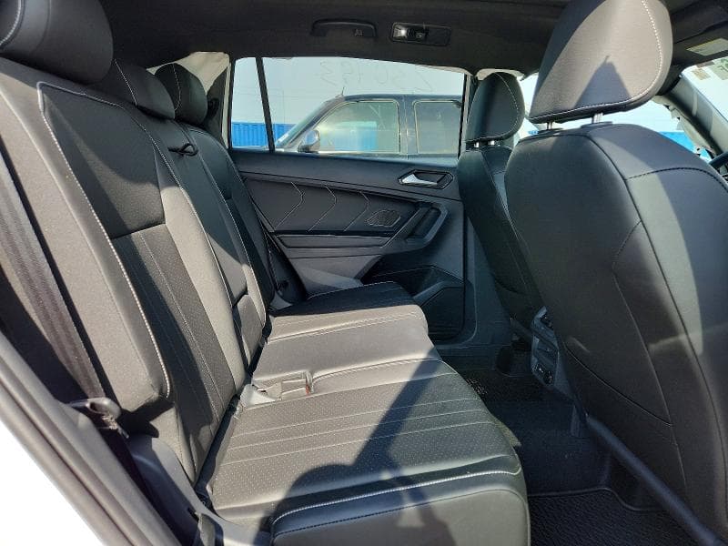 2024 VOLKSWAGEN TIGUAN SE R-LINE BLACK 11