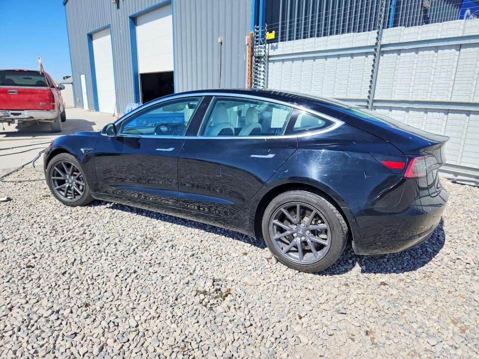 2018 TESLA MODEL 3 2