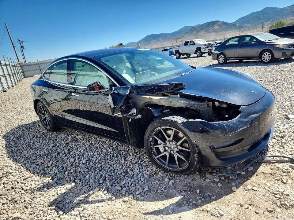 2018 TESLA MODEL 3 4