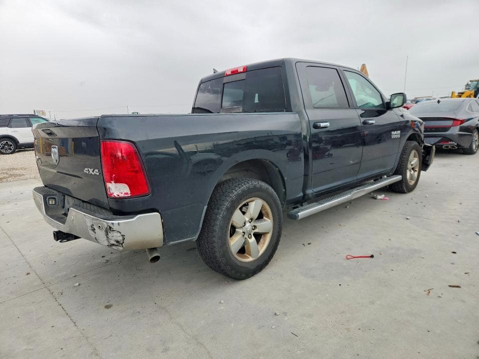 2017 RAM 1500 SLT 3