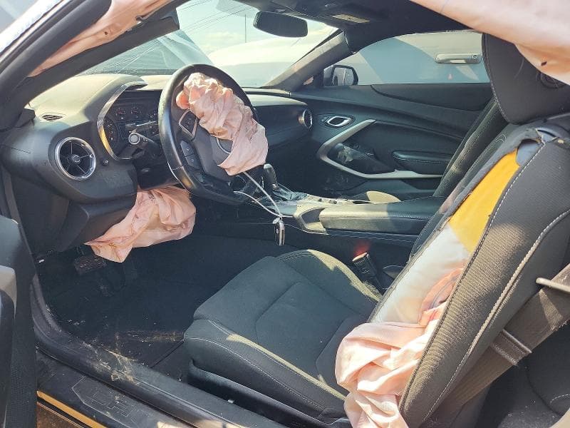 2019 CHEVROLET CAMARO LS 7