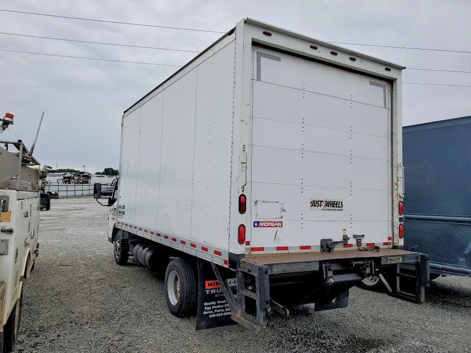 2017 MITSUBISHI FEC72S BOX TRUCK 2
