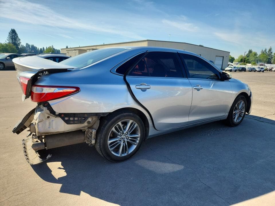 2017 TOYOTA CAMRY SE SE 3